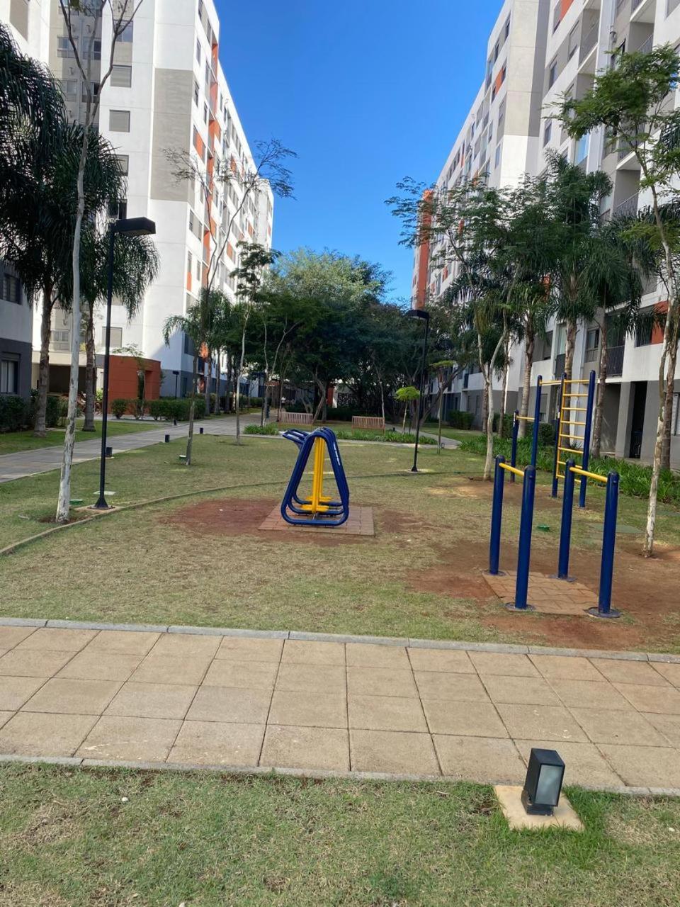 Confortavel E Com Piscina Em *
