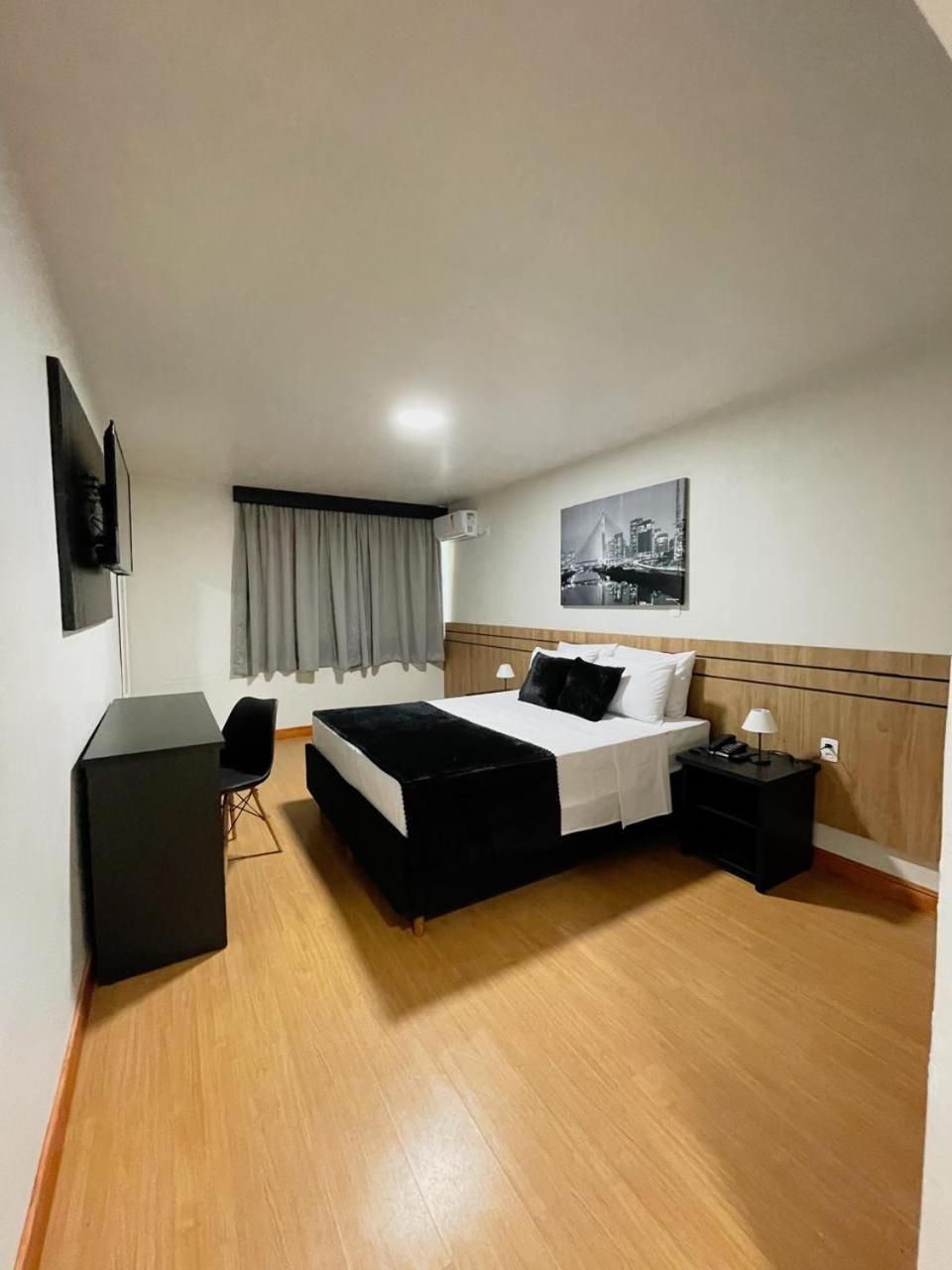 Hotel Nacional Express - A 700 Metros Da Rua 25 De Marco 3*