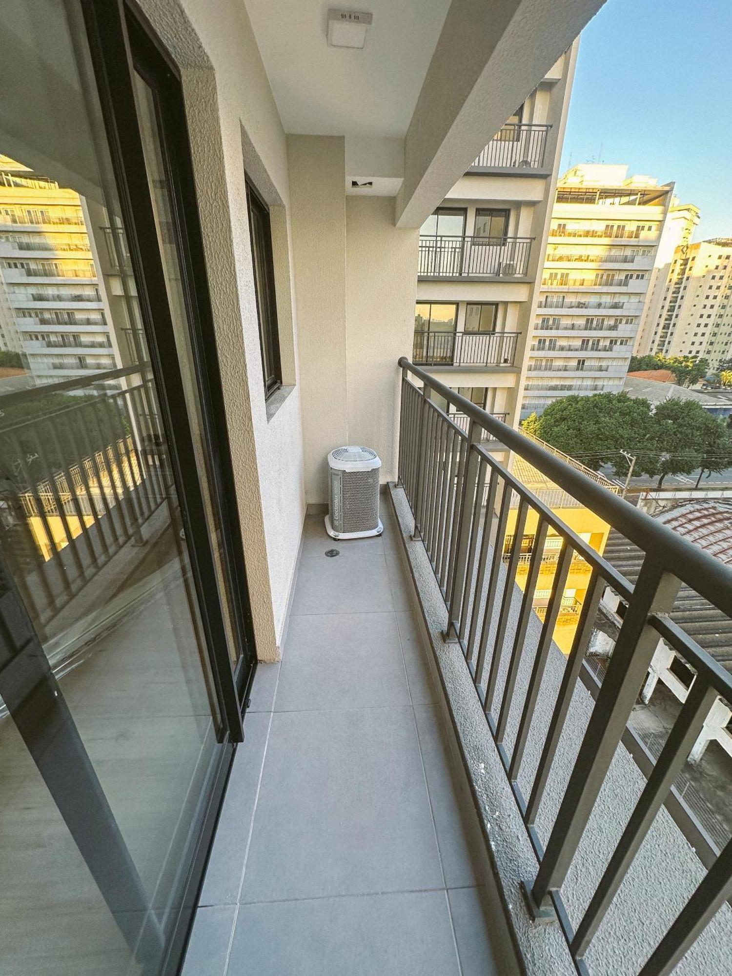 Apartment In - 100m Metro Saude, Loadd *