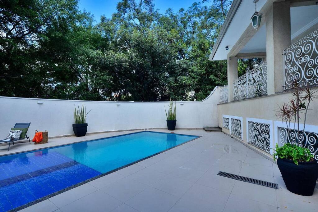 Mansao Com Piscina Holiday home *