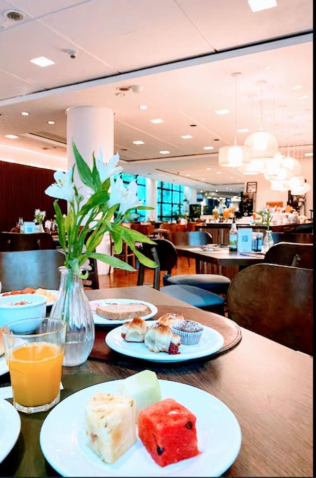 Master Deluxe Varanda - Premium Blue Tree - Av Paulista - Black Edition - By Housenn Hotel Sao Paulo