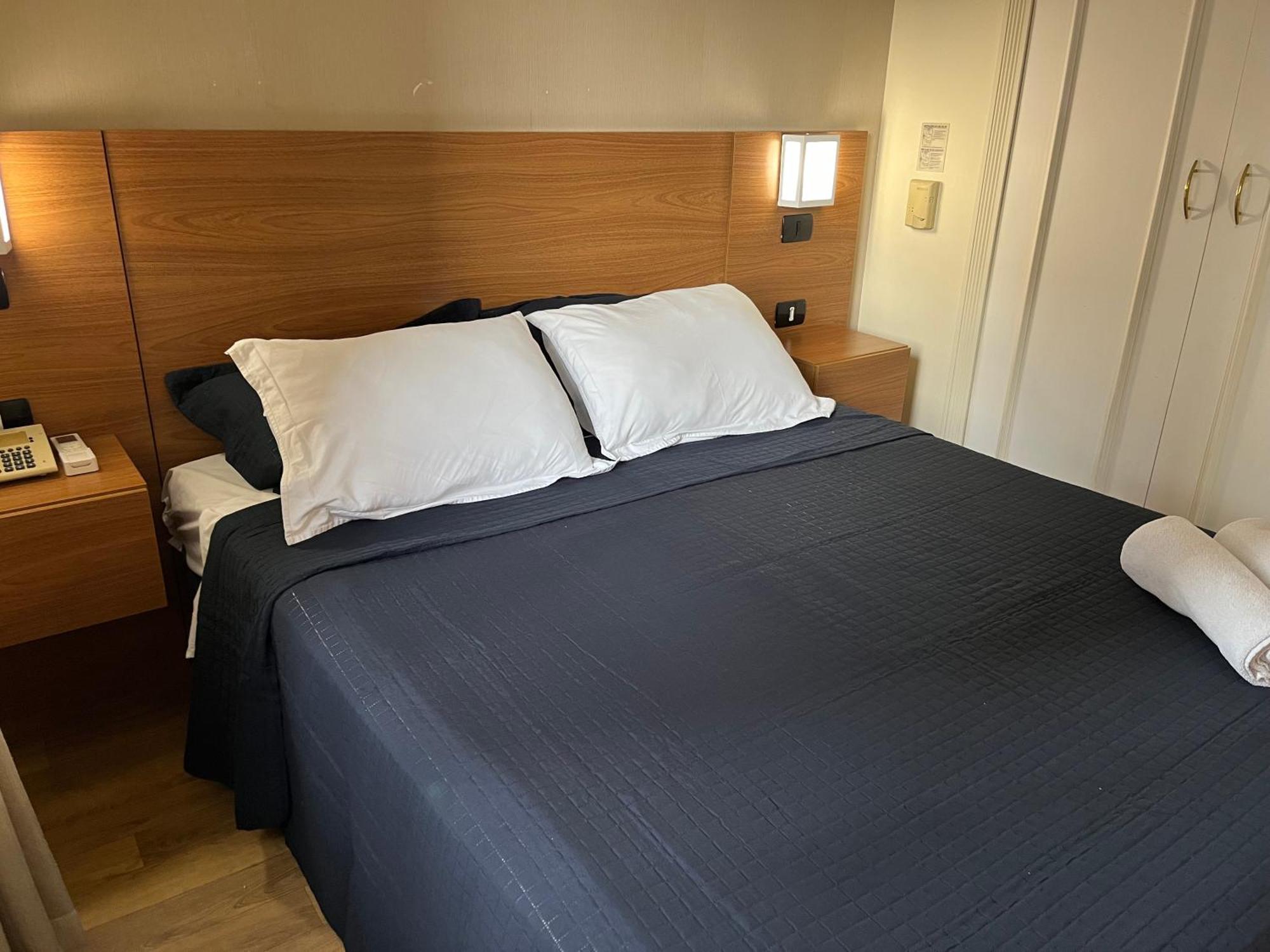 Aparthotel Em Na Rua Gomes De Carvalho *