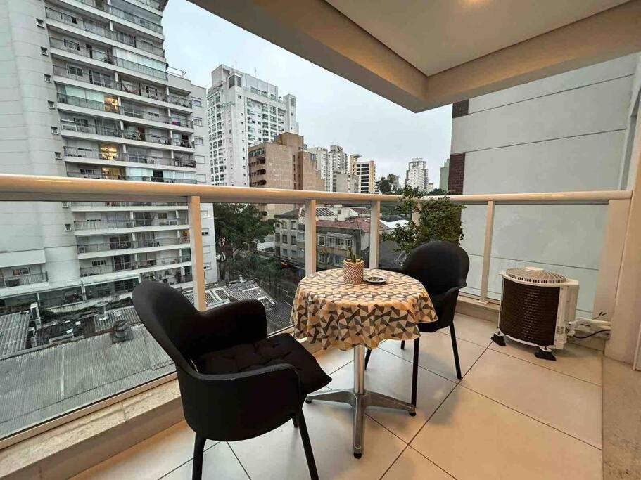 Au48 Encantador Com Varanda E Vista Urbana Sao Paulo