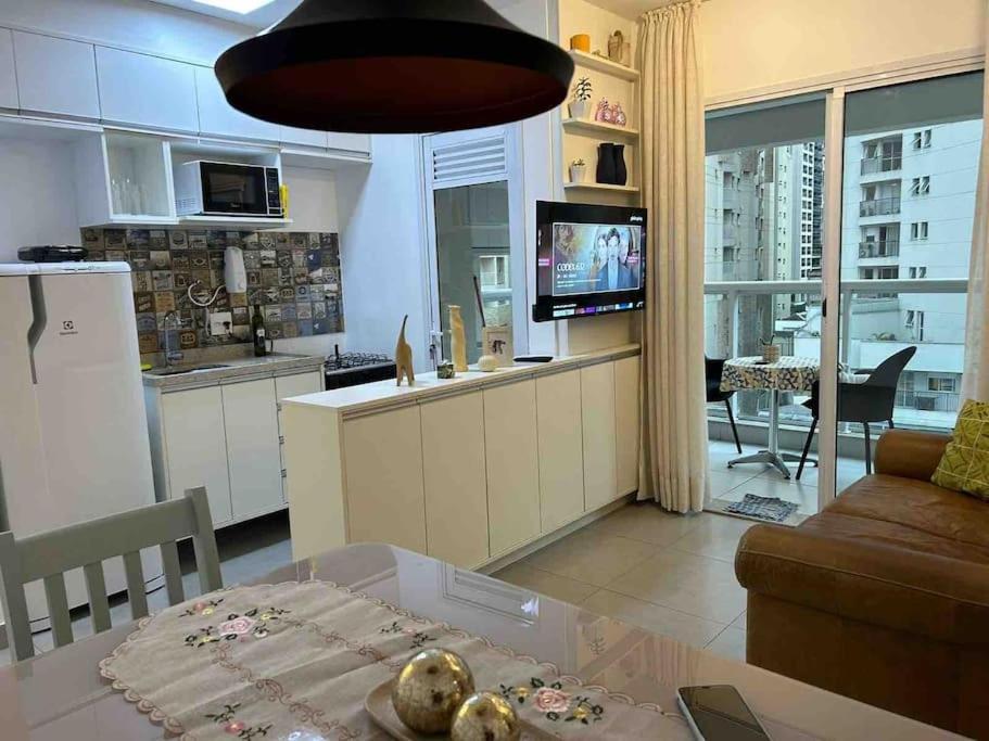 Au48 Encantador Com Varanda E Vista Urbana Apartment