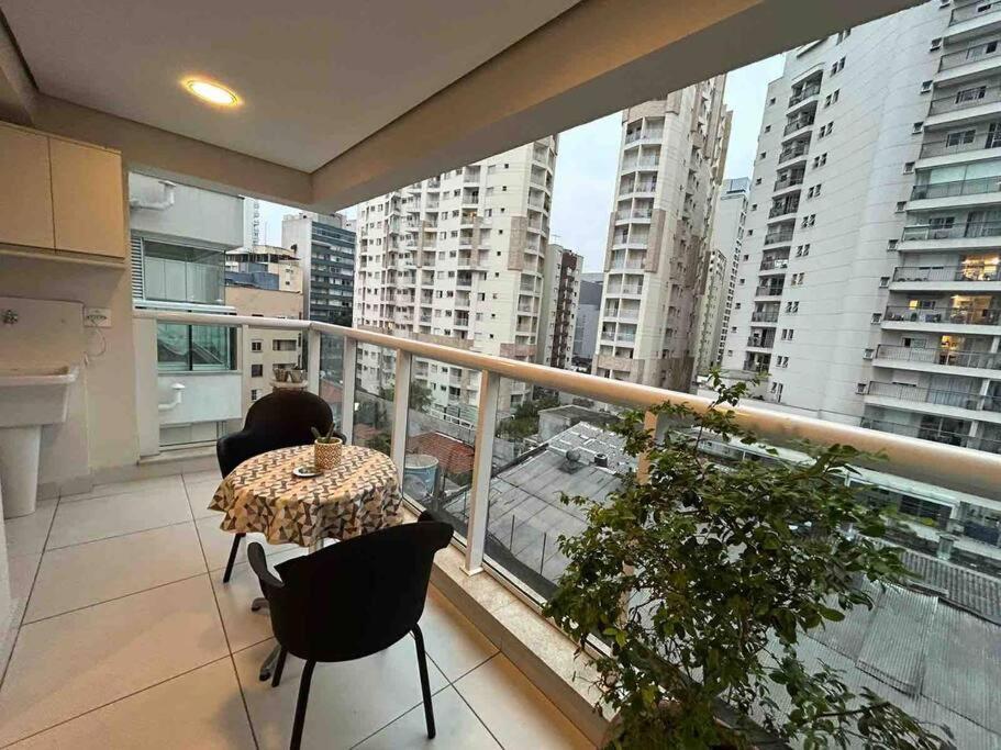 Au48 Encantador Com Varanda E Vista Urbana Sao Paulo