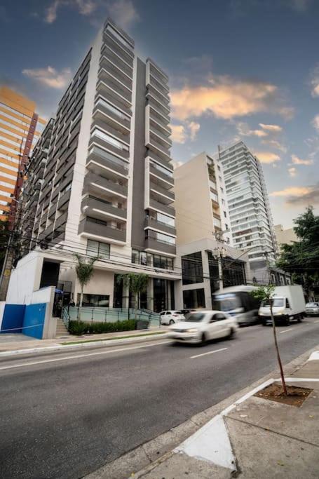 Em Pinheiros - 2 Quadras Da Faria Lima E Madalena Sao Paulo