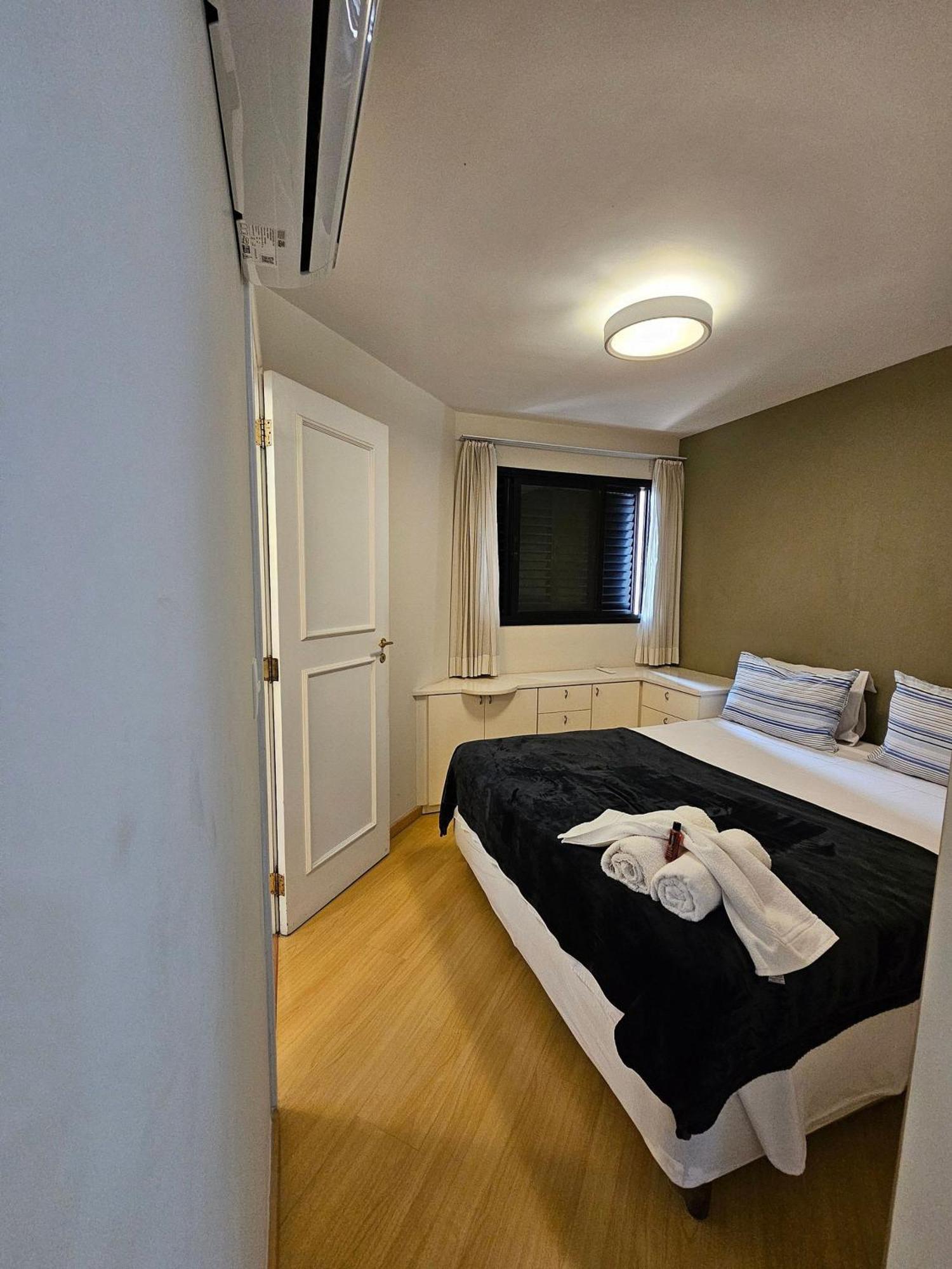 Daire Apart/hotel C/2 Quartos E Dois Banheiro Moema Sp
