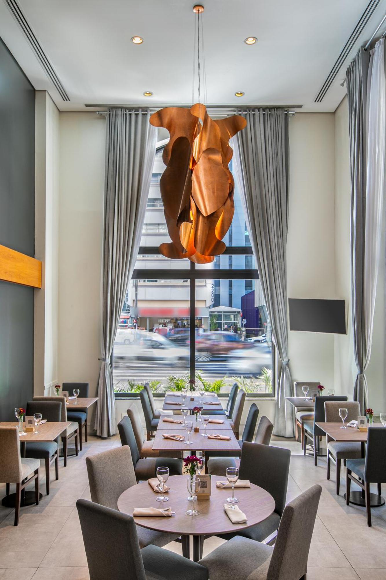 Melia Paulista Khách sạn 5*