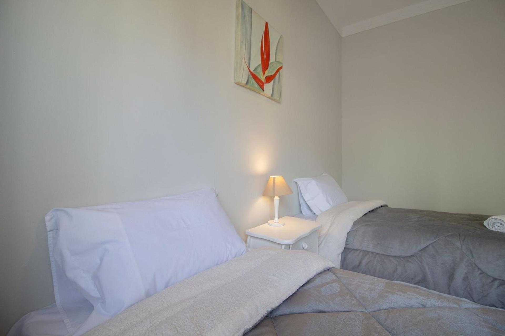 Apartamento Ape 100 M² Com Terraco Amplo, Garagem E A/c *