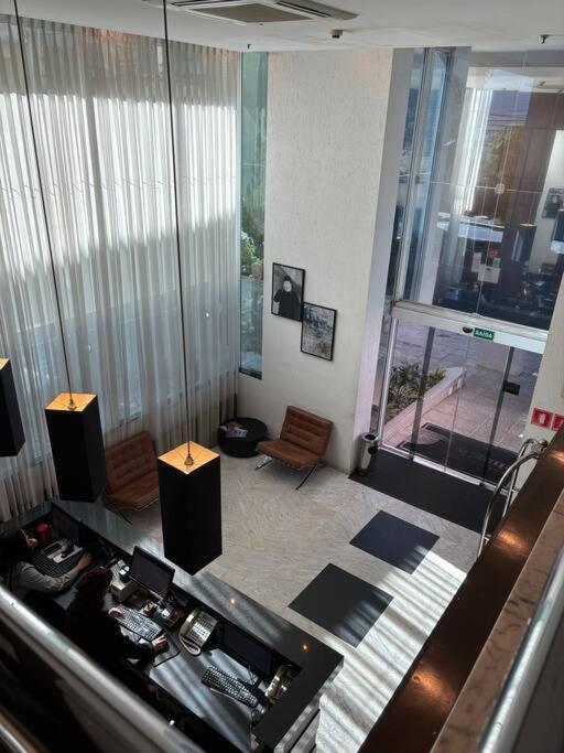 Espacoso Flat A 5 Min Da Av Paulista E Metro Paraiso - Mariana *