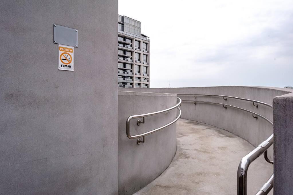 Confortavel Na Frei Caneca Apartment