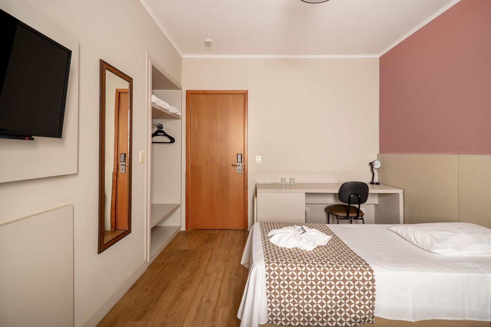 Cisne Hotel 2*
