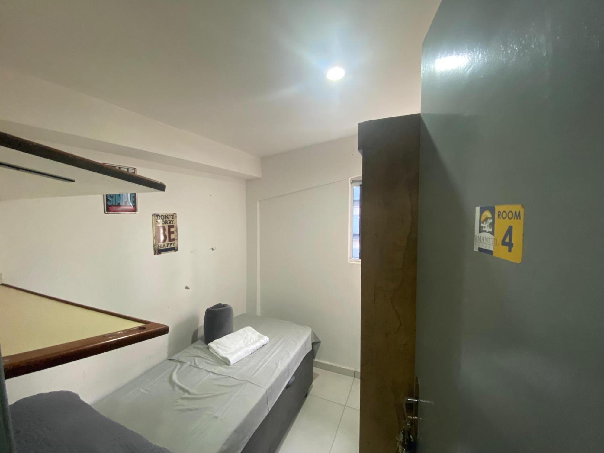 Quarto Feminino C Enxoval Proximo Ao Metro Hostel