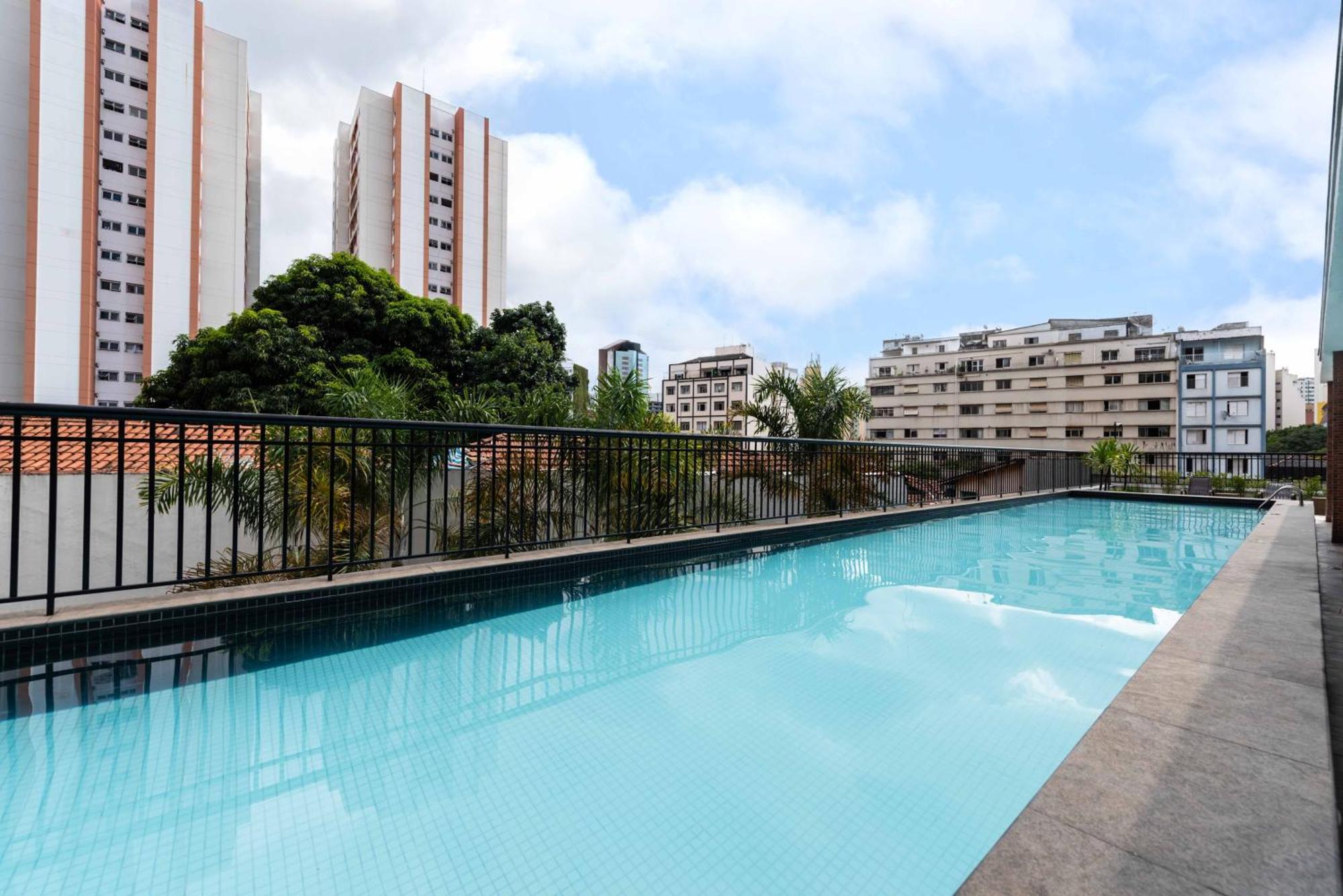 Rosemari's 22 Luxuoso Apartemen