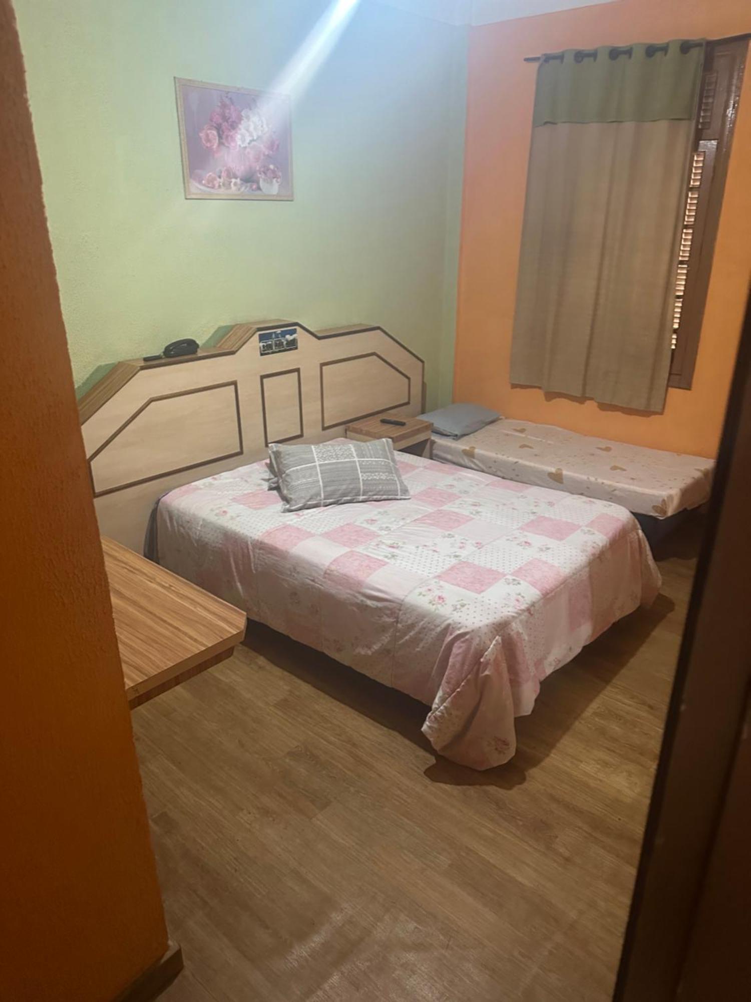 Hospedagem Economica Da Se Bed & Breakfast