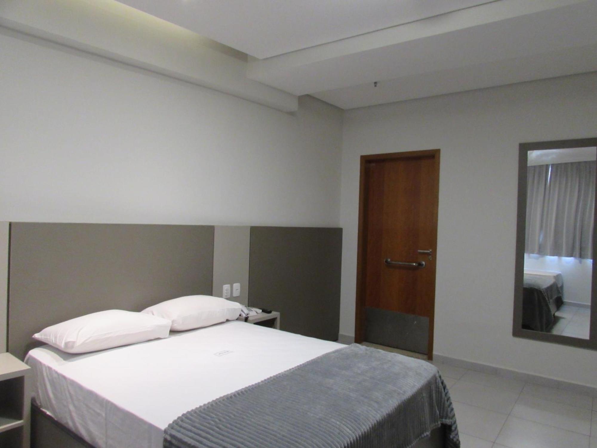 Urbis A 10 Minutos Rua 25 De Marco, Bras,bom Retiro,a 2 Minutos Do Mirante Sampa Sky Hotel 2*
