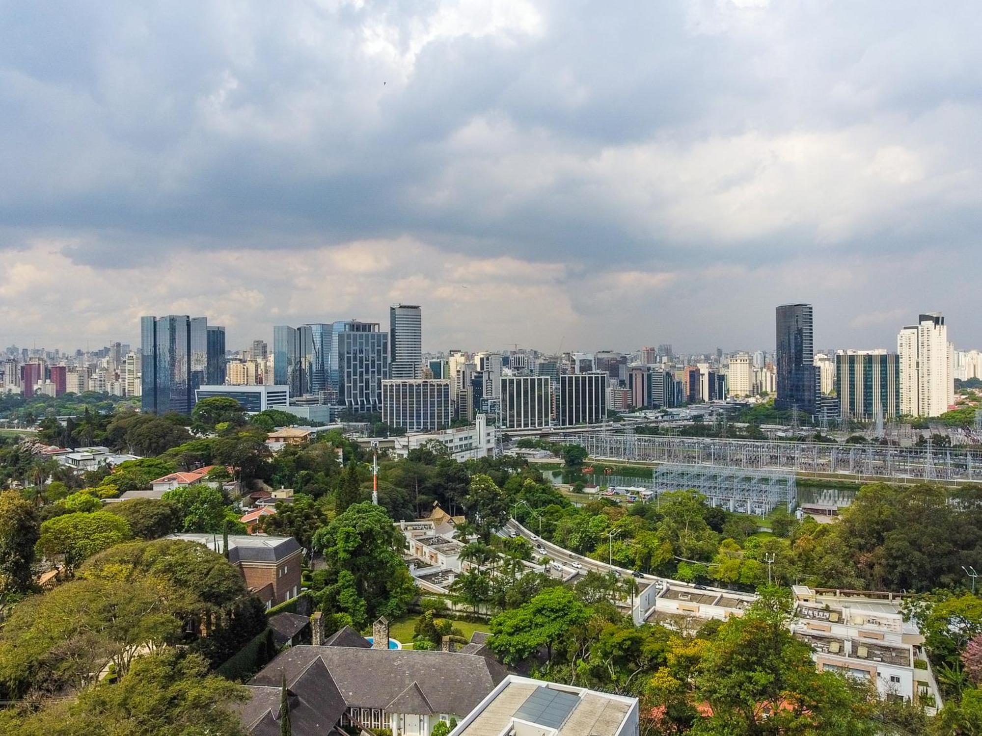 Villa Linda Casa Em Rua Fechada Com Vista Proxima Ao Shopping Jardim *