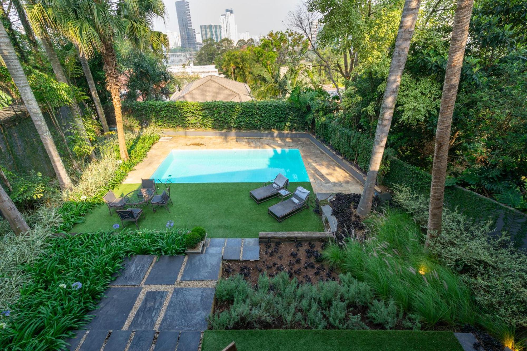 Linda Casa Em Rua Fechada Com Vista Proxima Ao Shopping Jardim Villa *