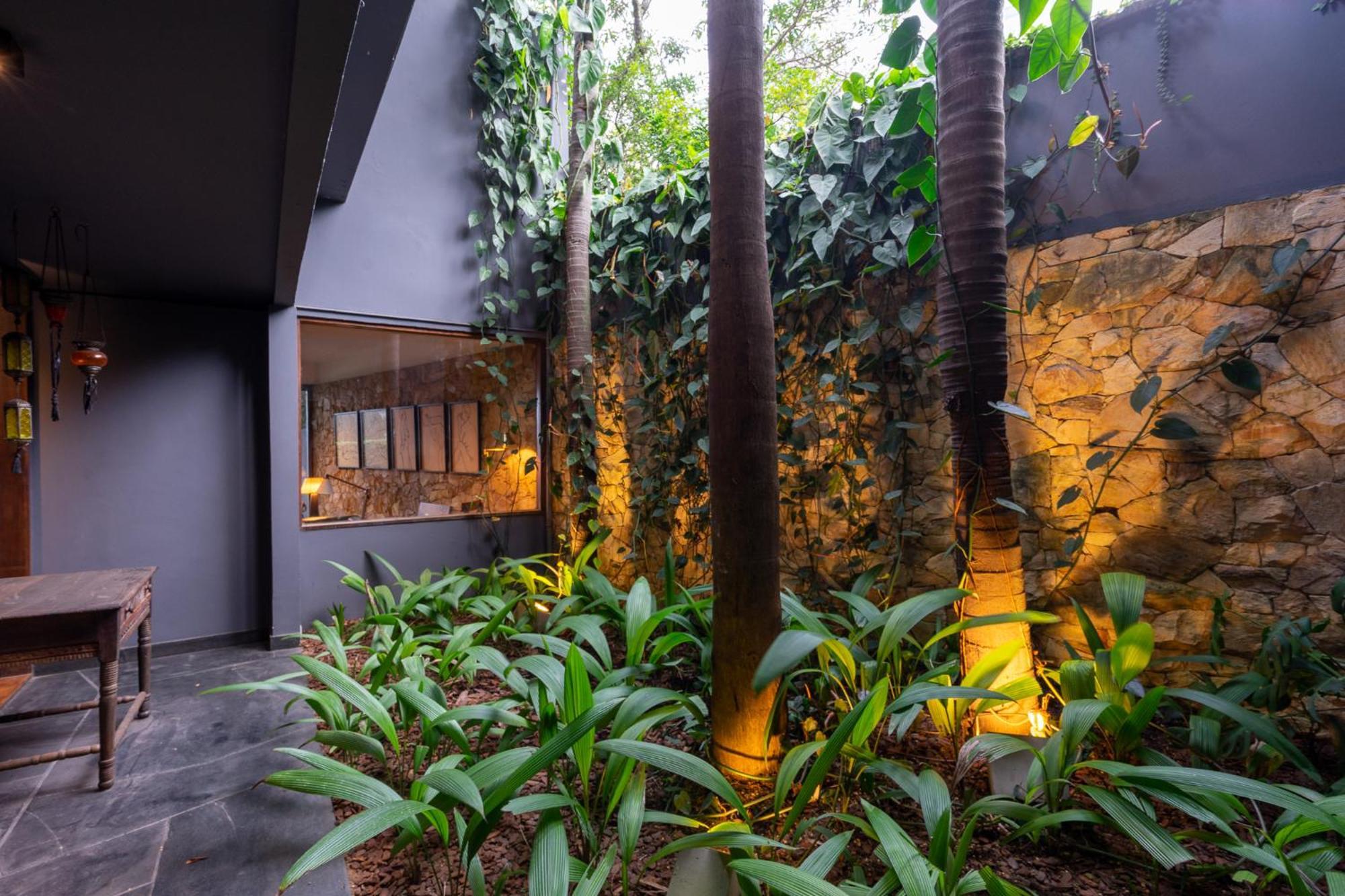 Linda Casa Em Rua Fechada Com Vista Proxima Ao Shopping Jardim