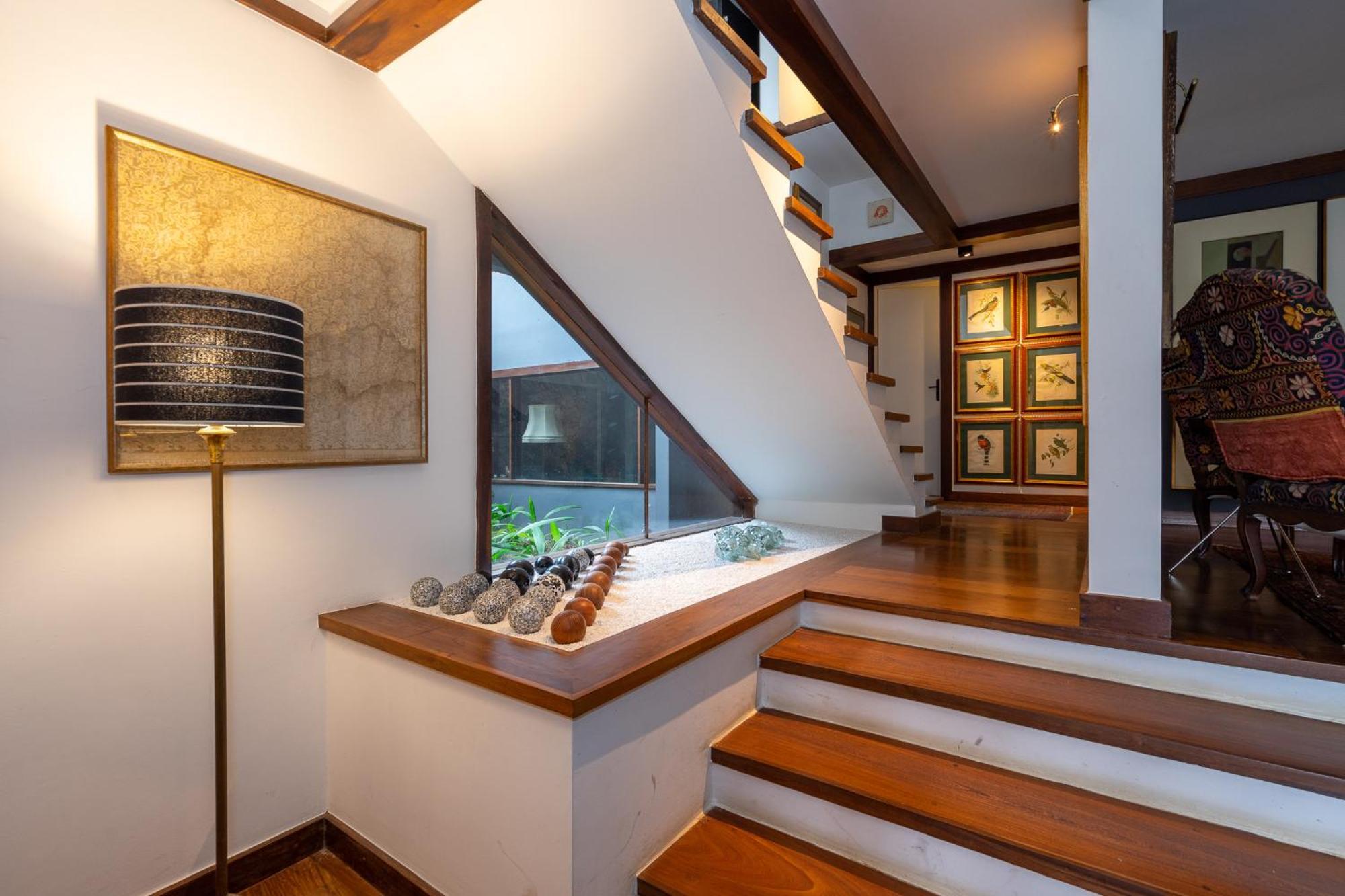 Linda Casa Em Rua Fechada Com Vista Proxima Ao Shopping Jardim *