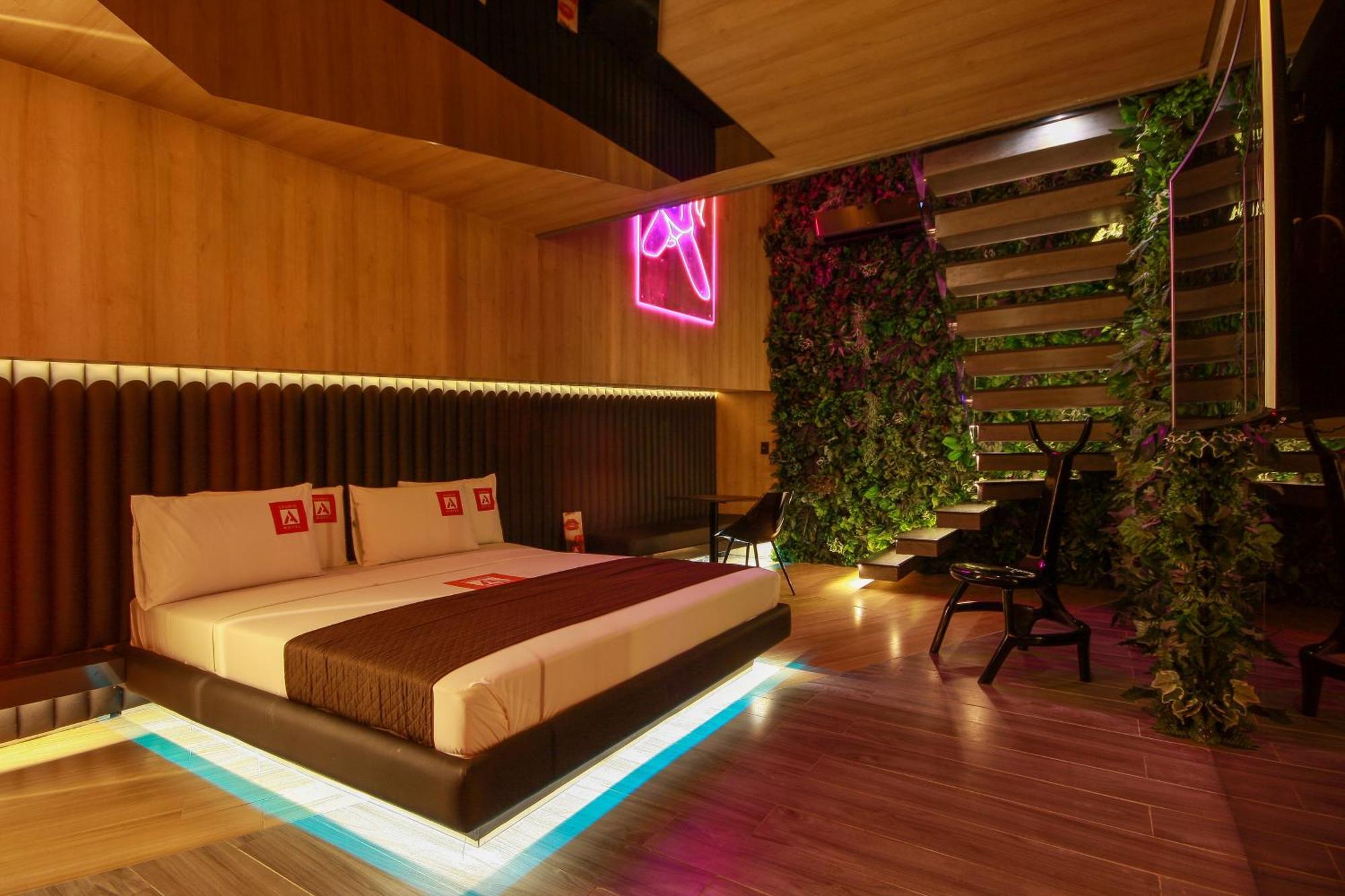 Love hotel A *