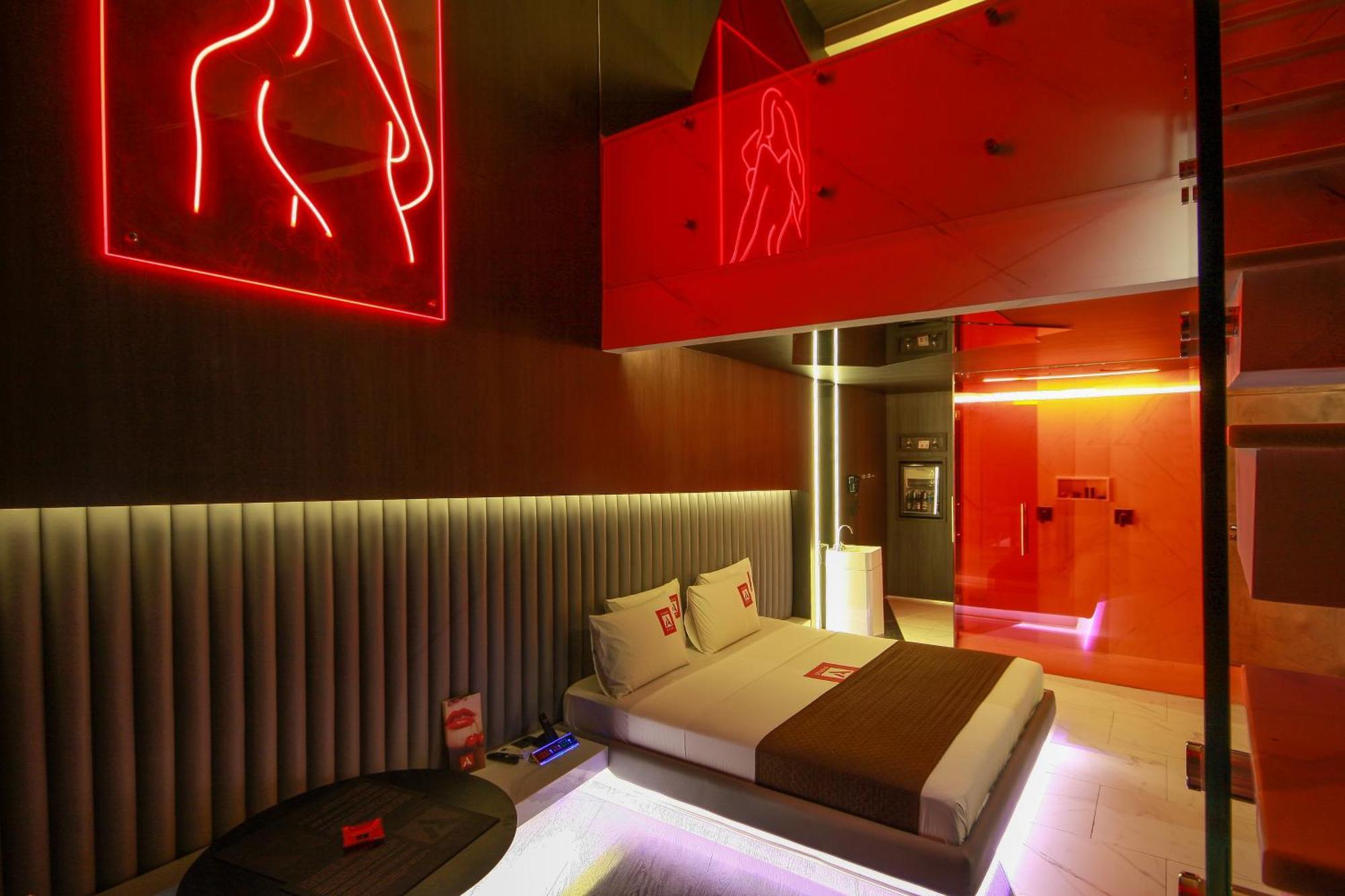 Love hotel A *