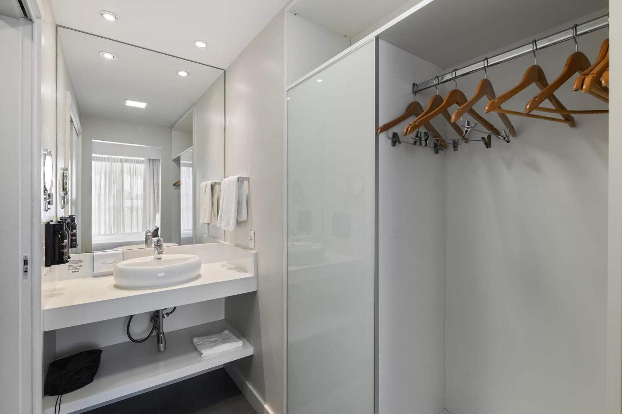 Staybridge By Ihg Hotel 4*