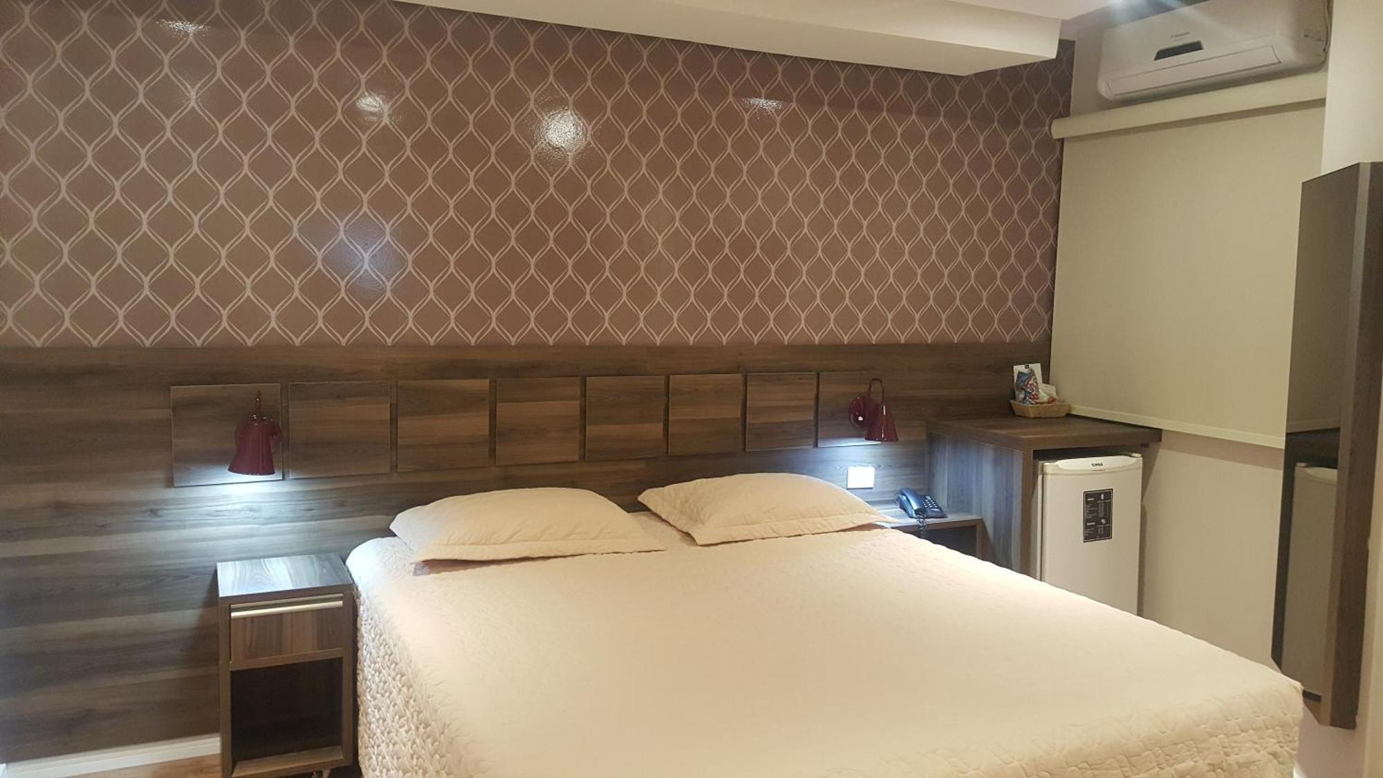 Khách sạn Biz 3*