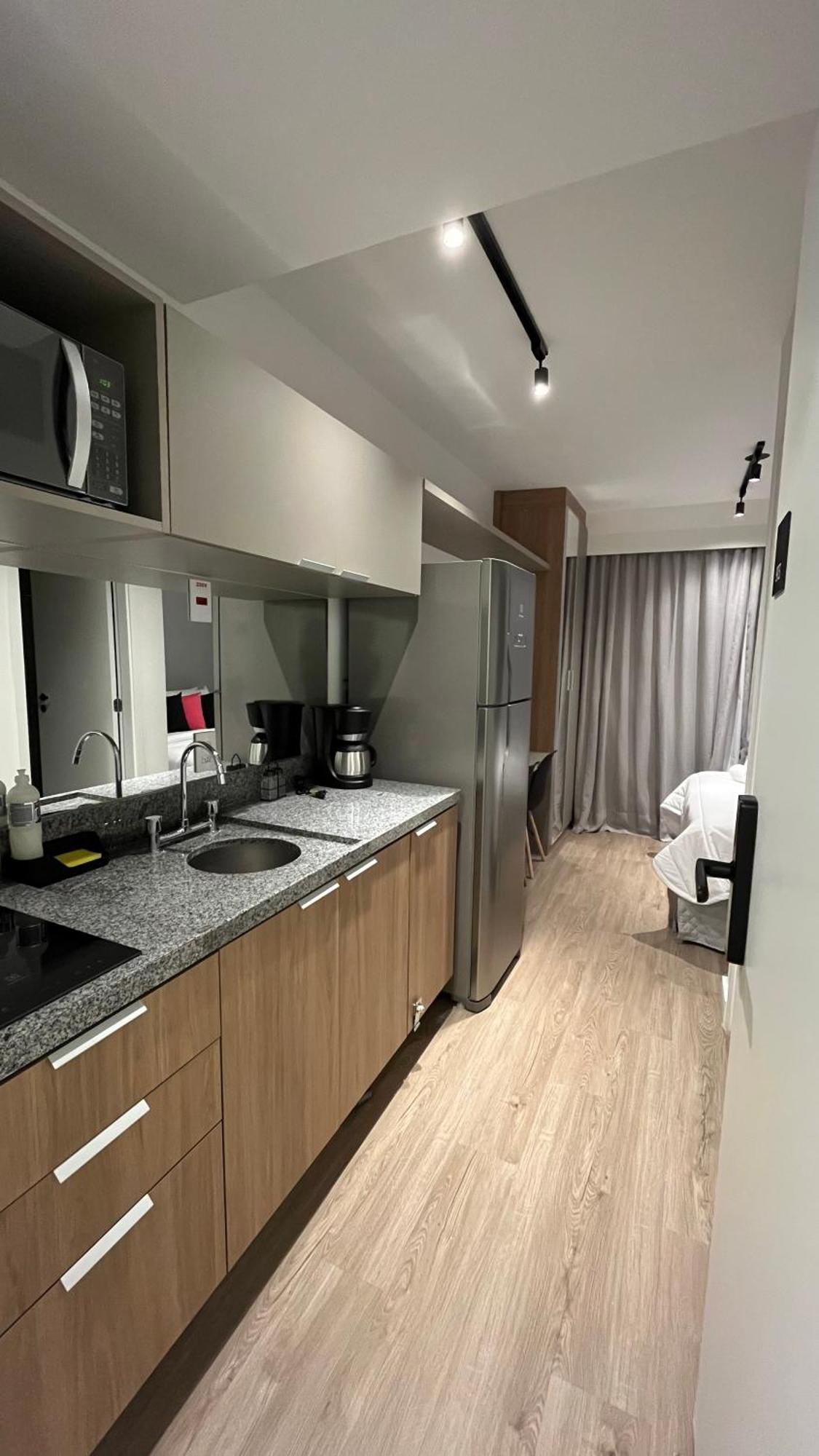 913 Lux Allianz Park Apartemen *