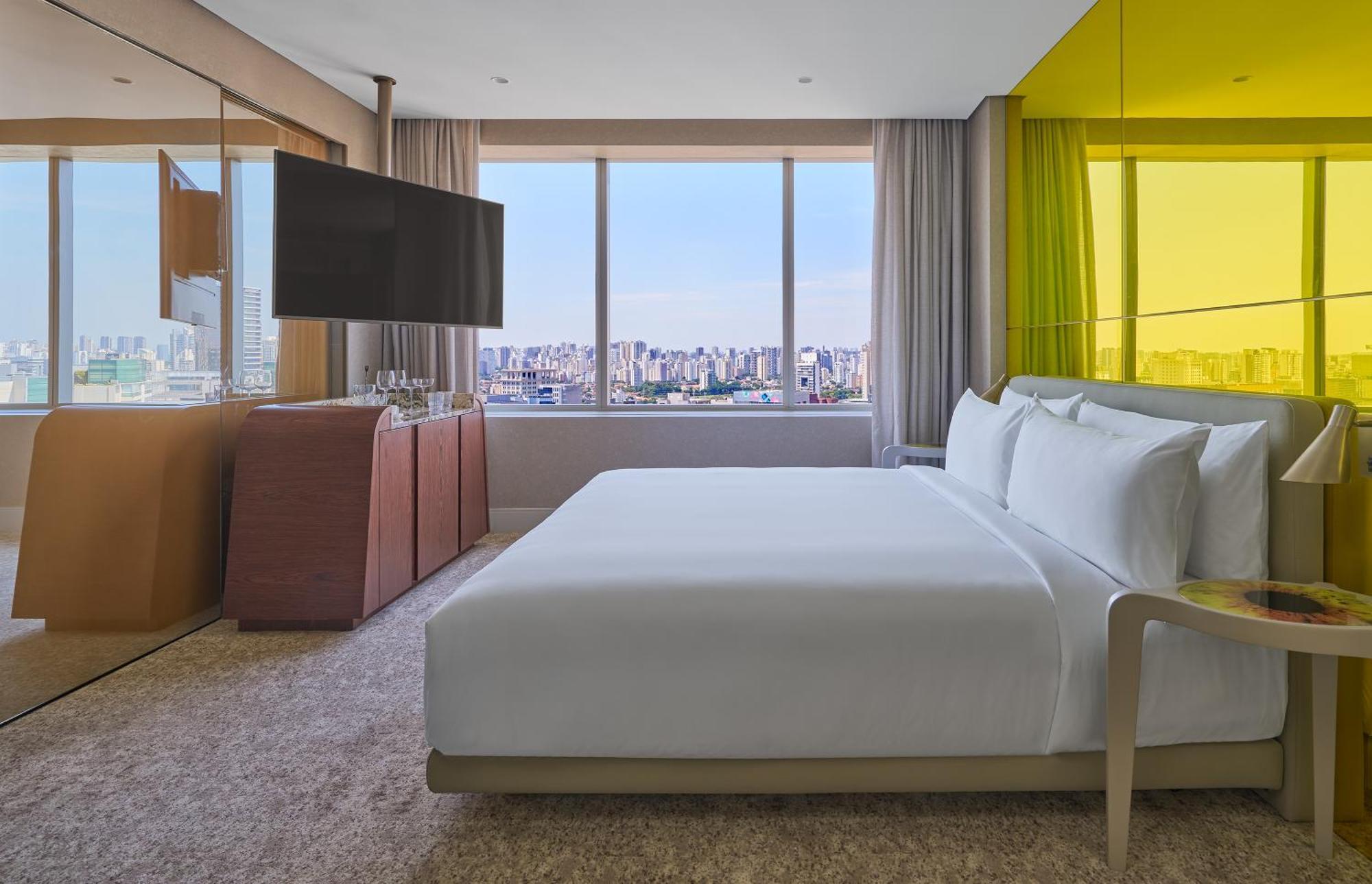 W Hotel 5*