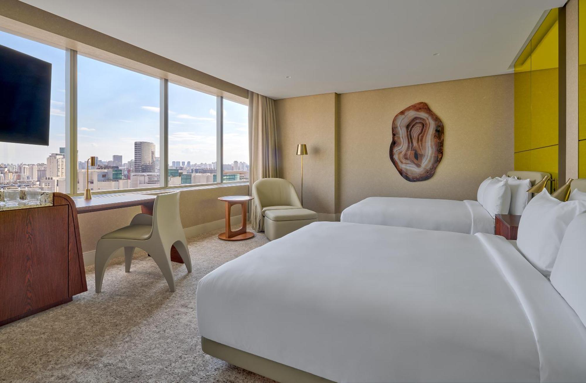 W Hotel 5*