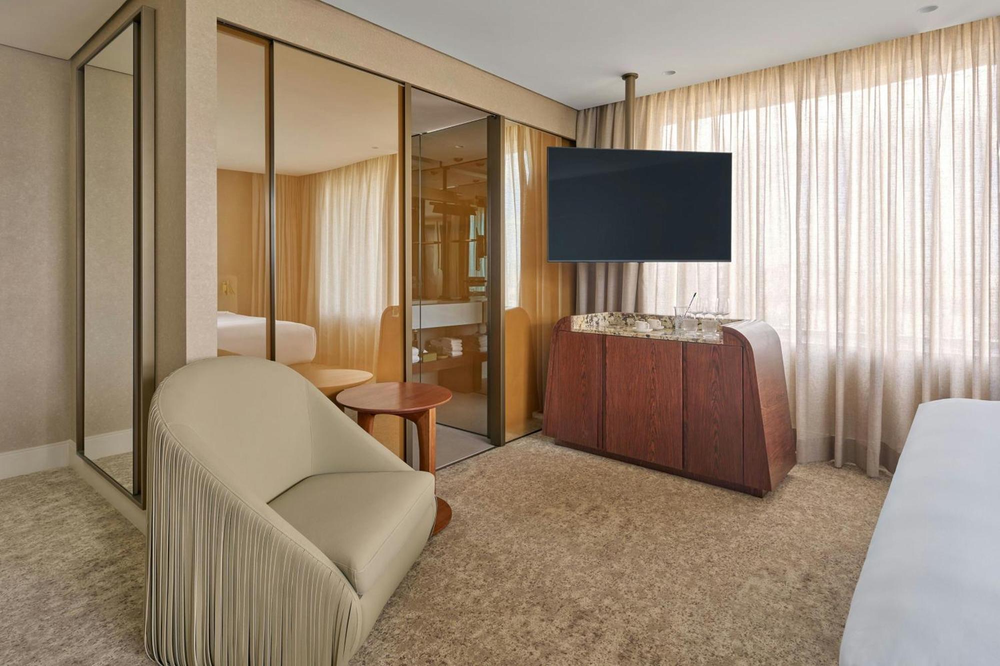 Hotel W 5*