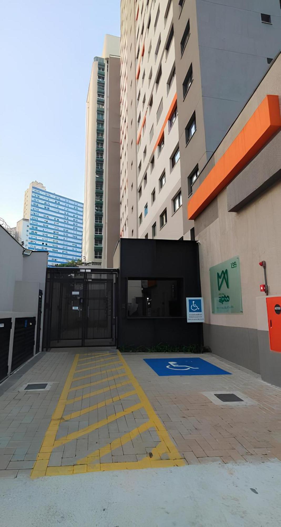 08 - Apto Liberdade Se 500'metro Apartment