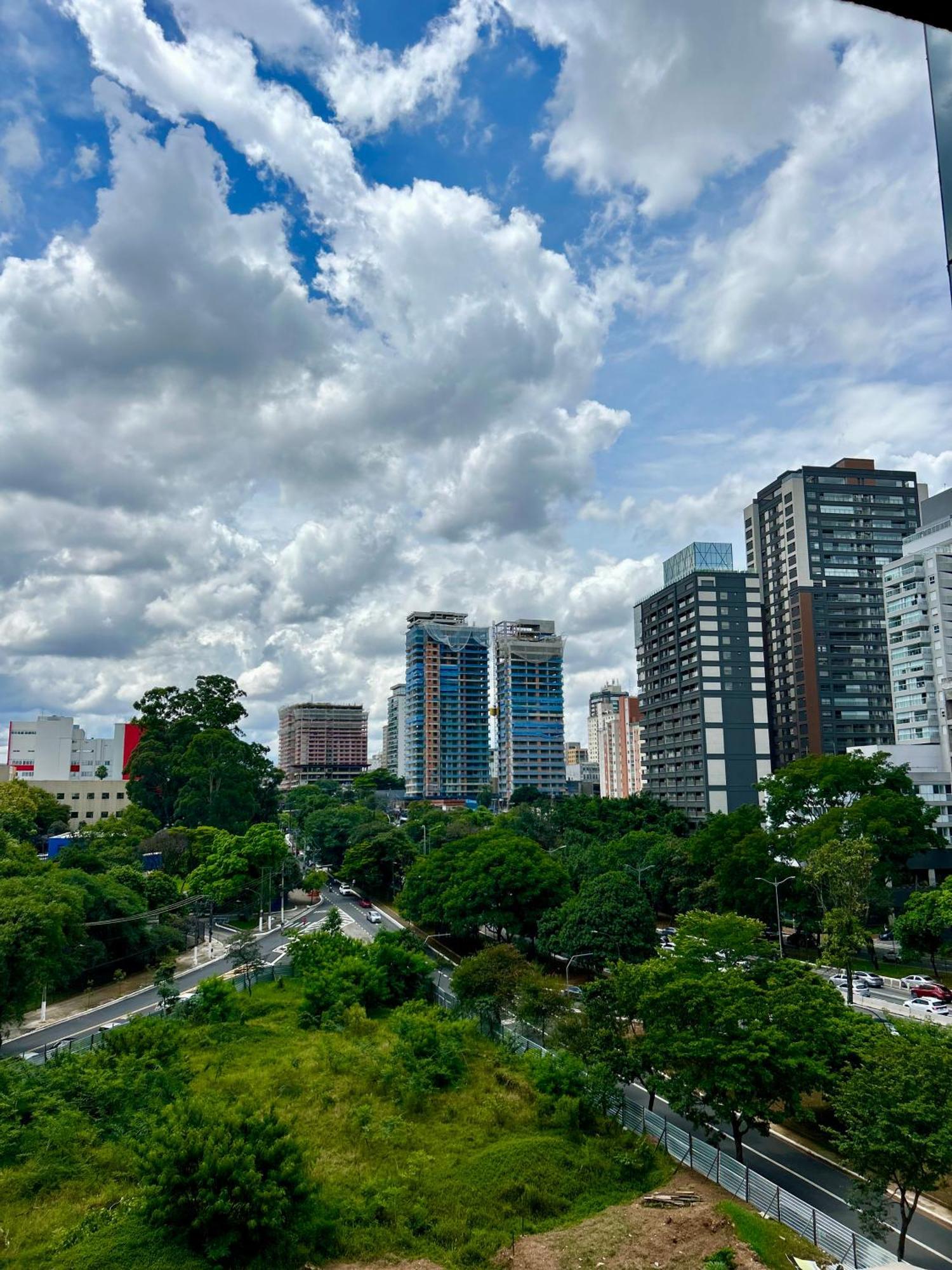 Em De Luxo-ar Condicinado-perto Do Aeroporto-parque Ibirapuera-metro-aacd-medplex-casv Apartemen Sao Paulo