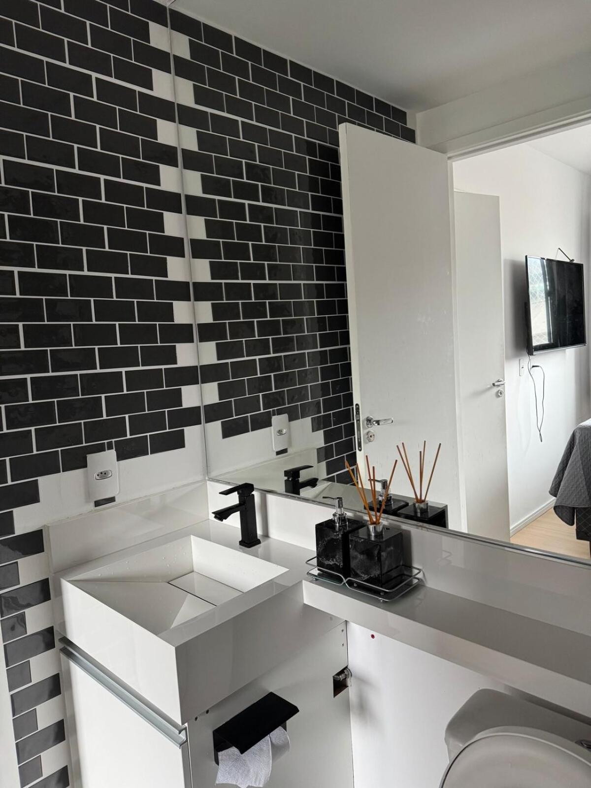 Apartment 3-apto Liberdade 450' Metro -teatro Renault *