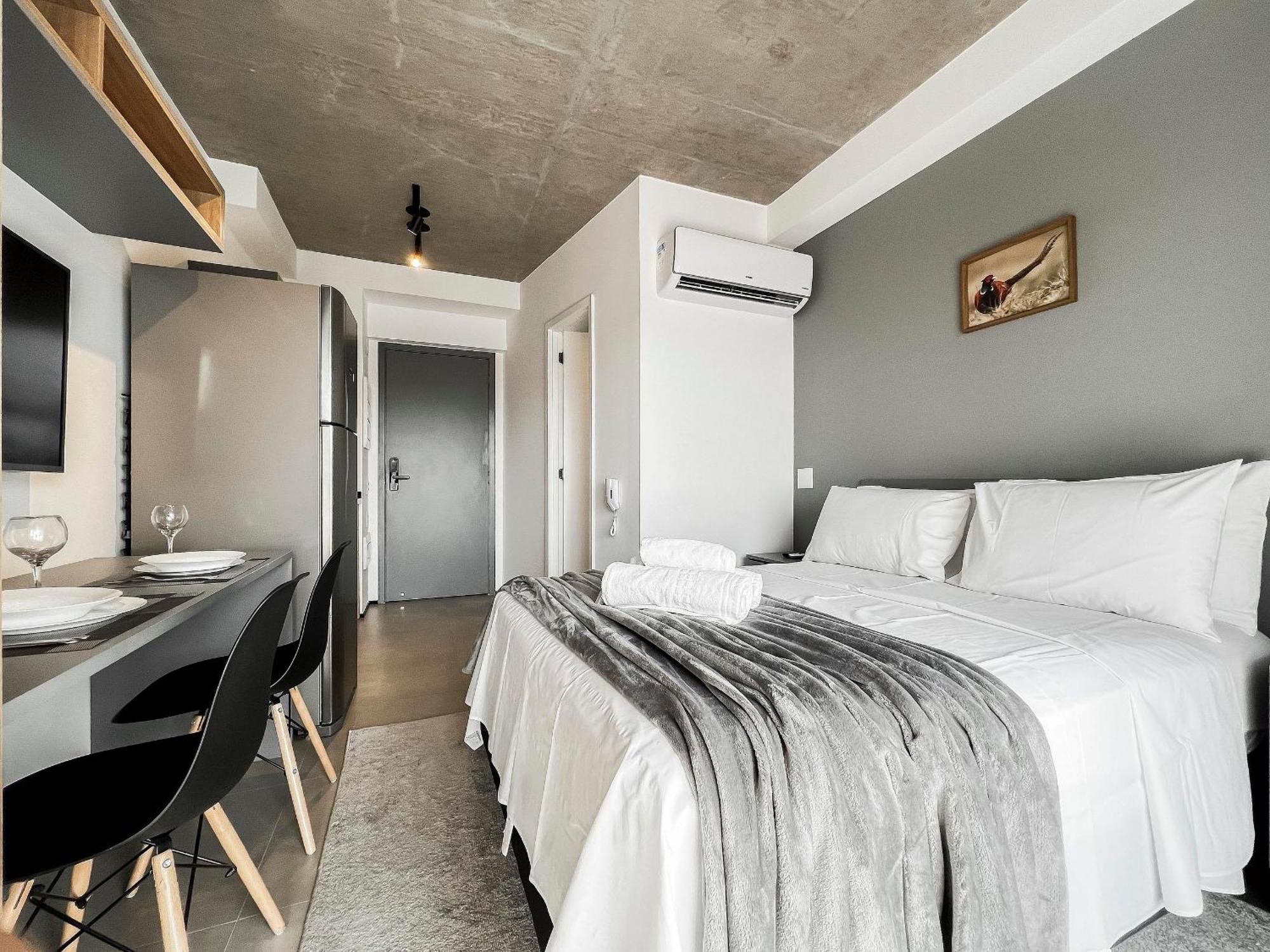 Apartment On - Melo Alves
