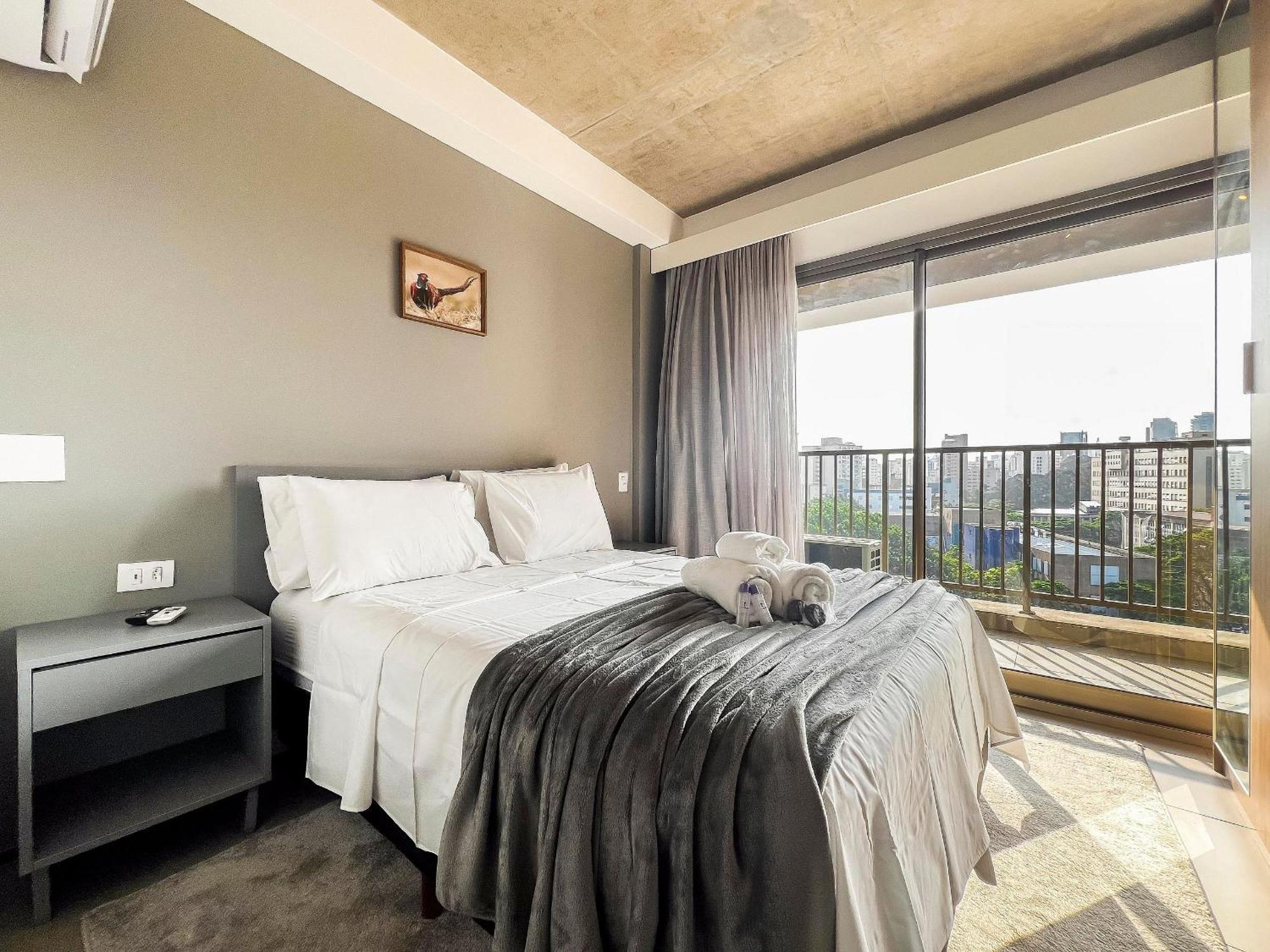 Apartment On - Melo Alves