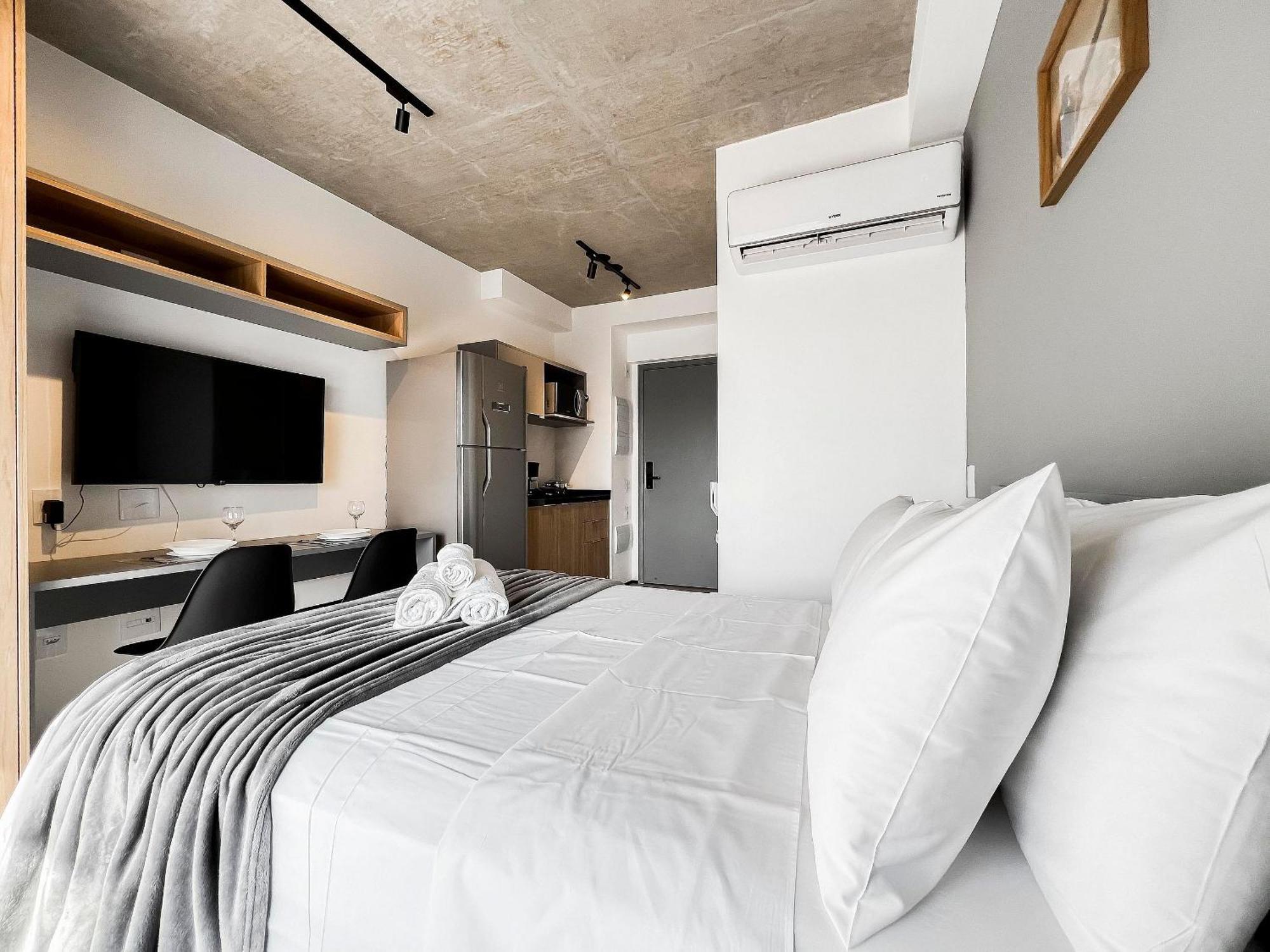 Apartment On - Melo Alves