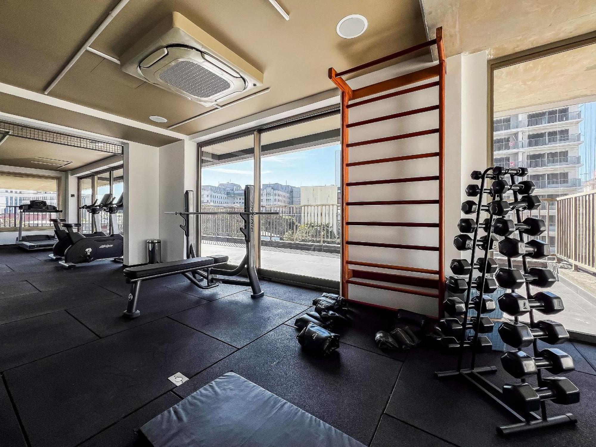 Apartment On - Melo Alves