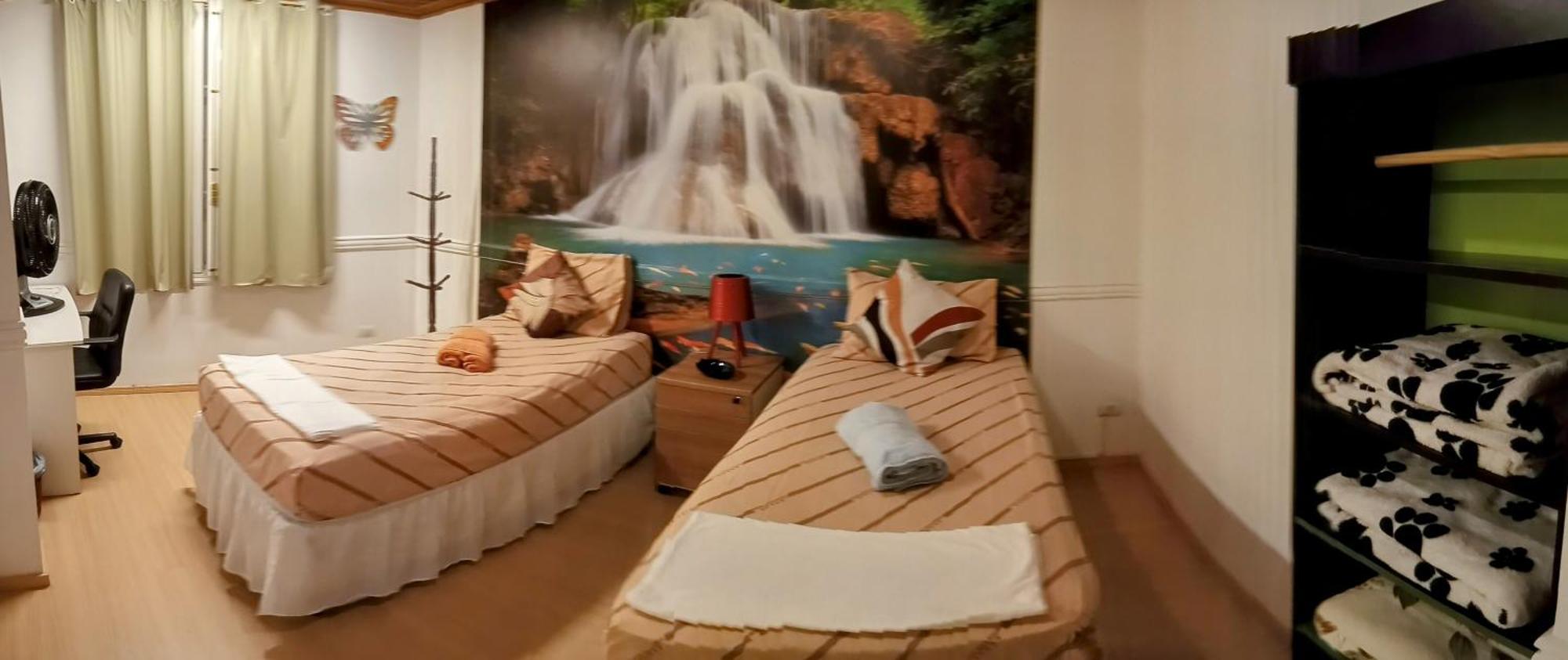 Uma Casinha Rosa No Pacaembu Albergue *