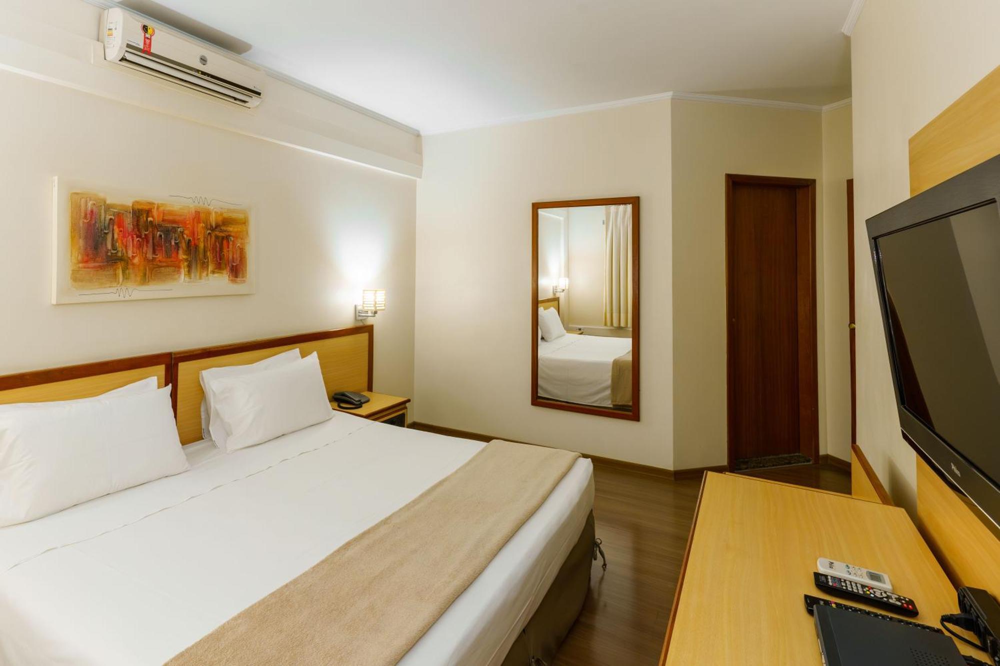 Hotel Augusta Boulevard 3*