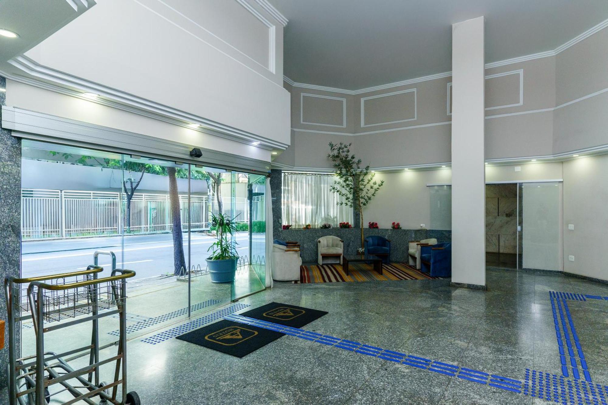 Augusta Boulevard Hotel 3*