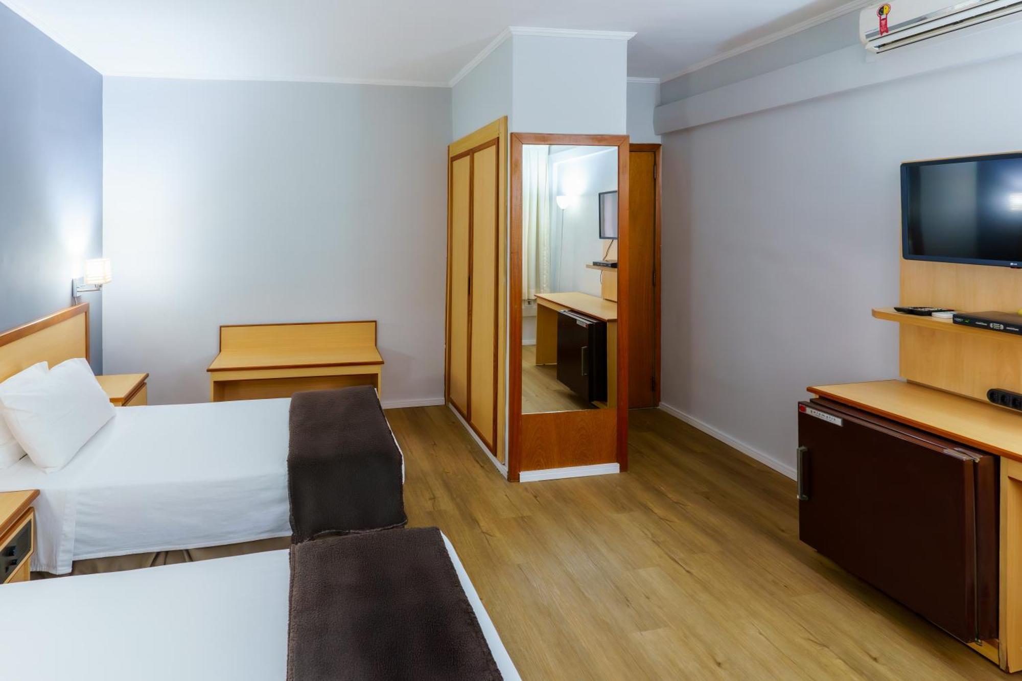Augusta Boulevard 3*