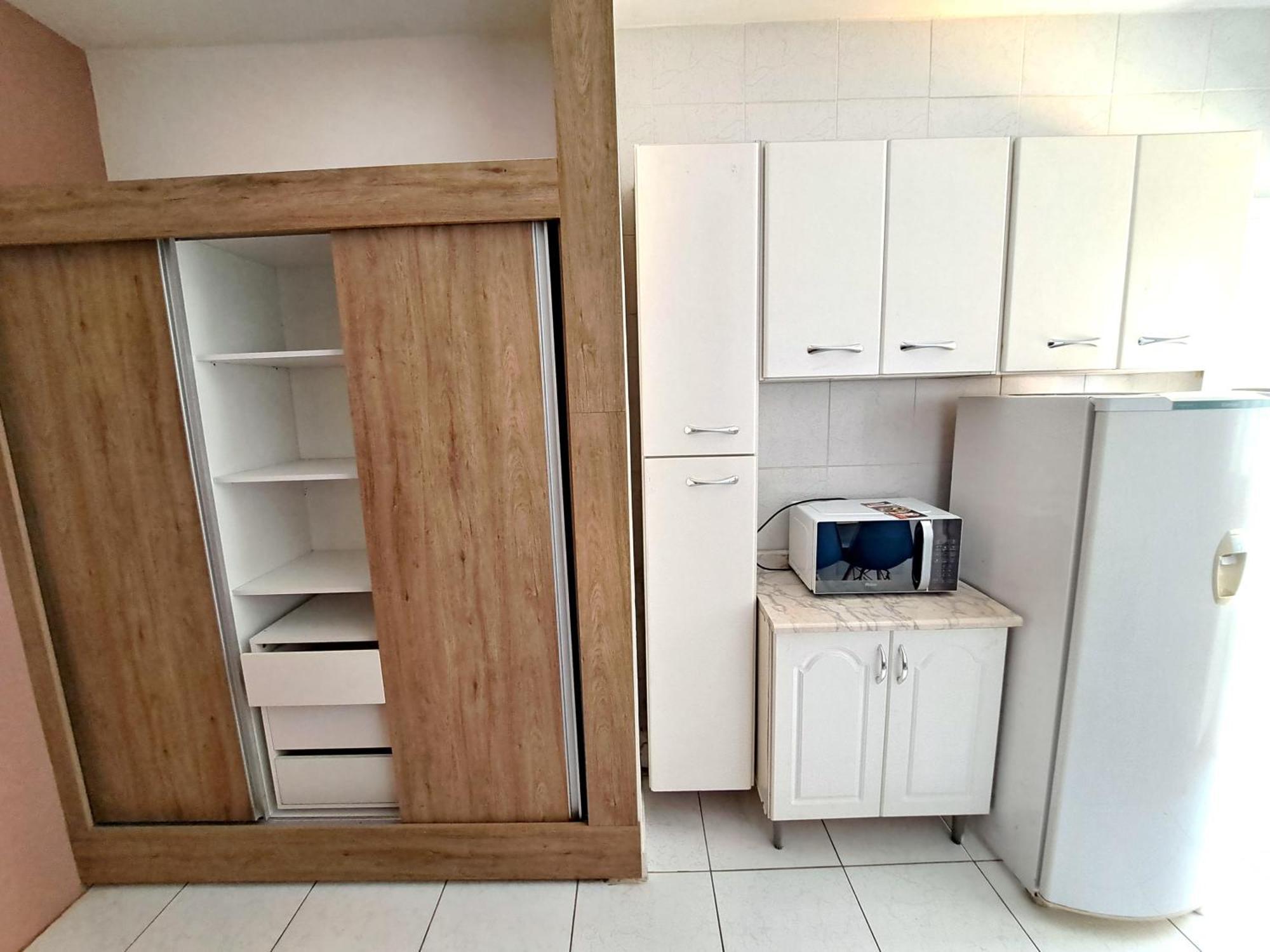 Apartment 10 *