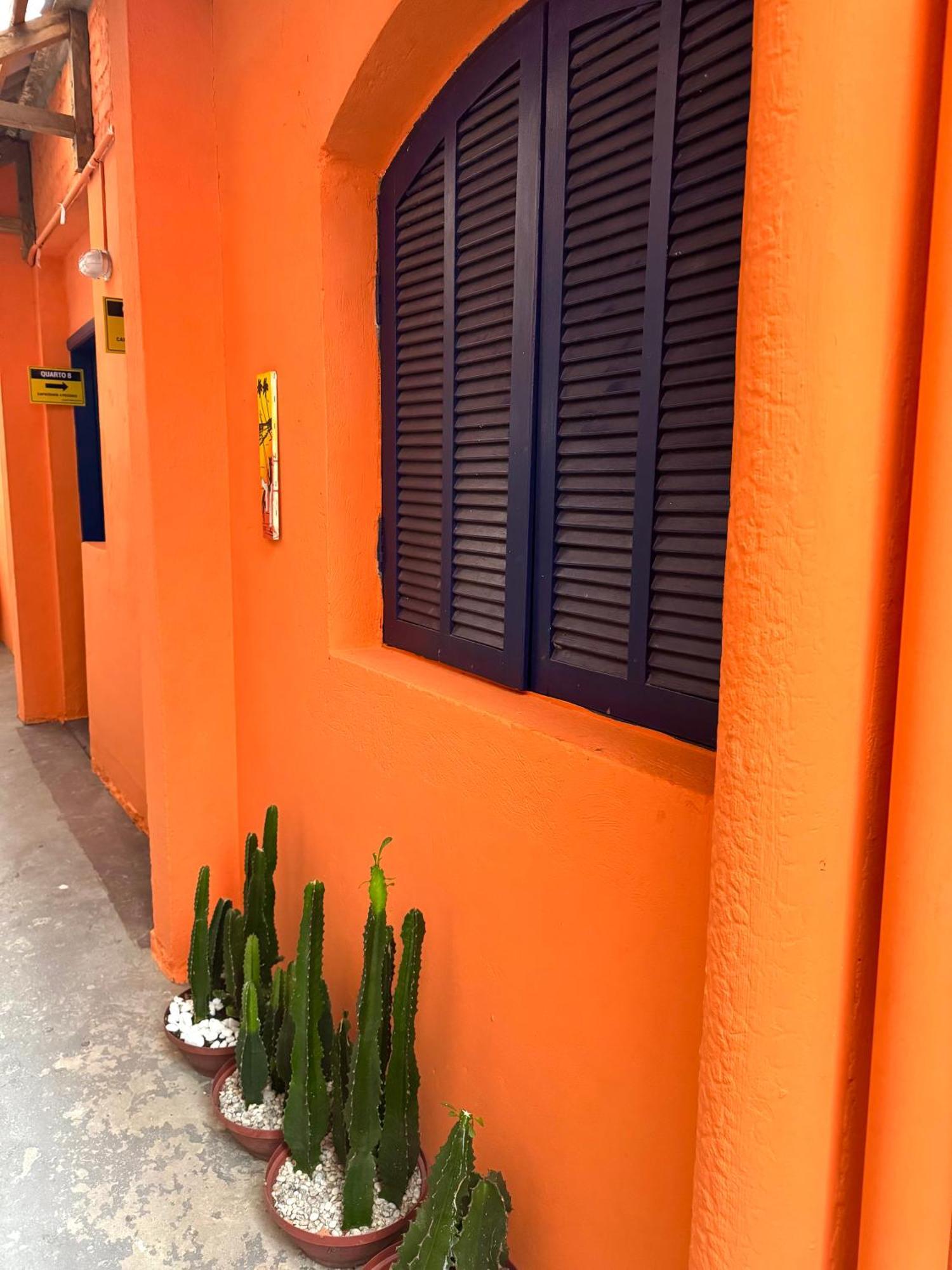 Kapselhotel Pinheiros & Food