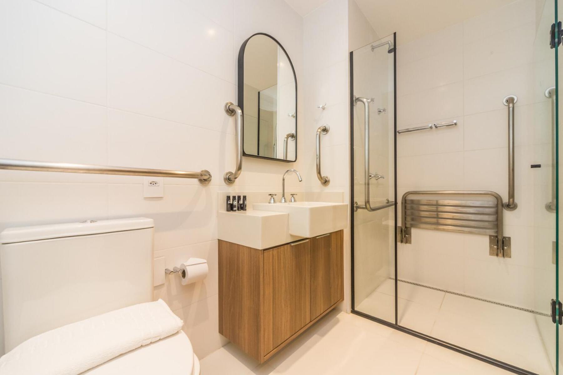 Sky Poll 306 - Near Paulista Ave & Subways, Rooftop & Full Gym ! Short & Long Stay! Sao Paulo