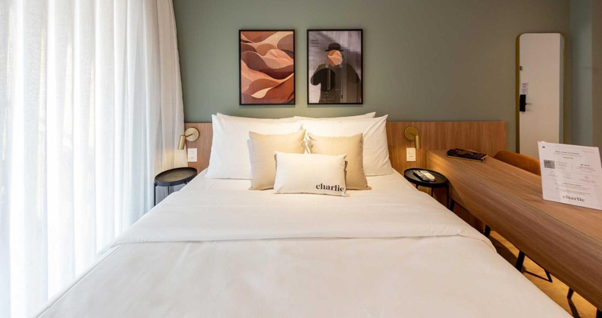 Charlie For Paraiso Apartment