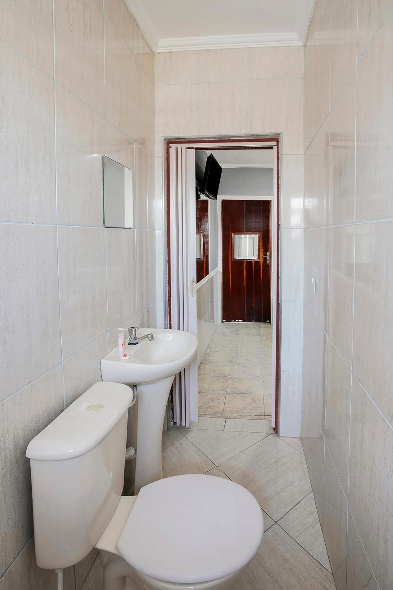 Oyo Boneville, 4*