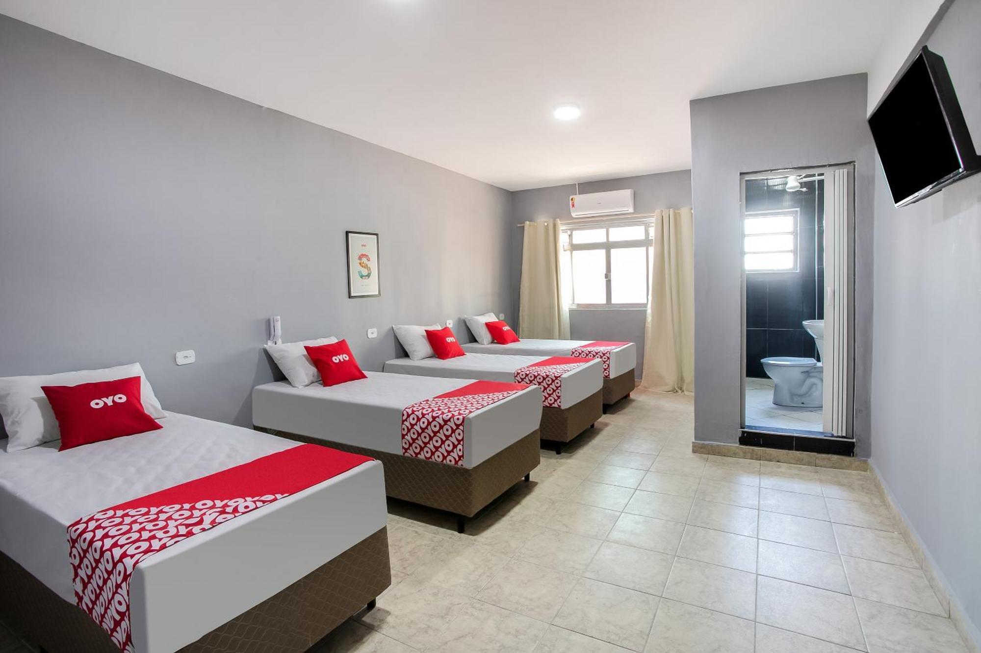 Otel Oyo Boneville, 4*