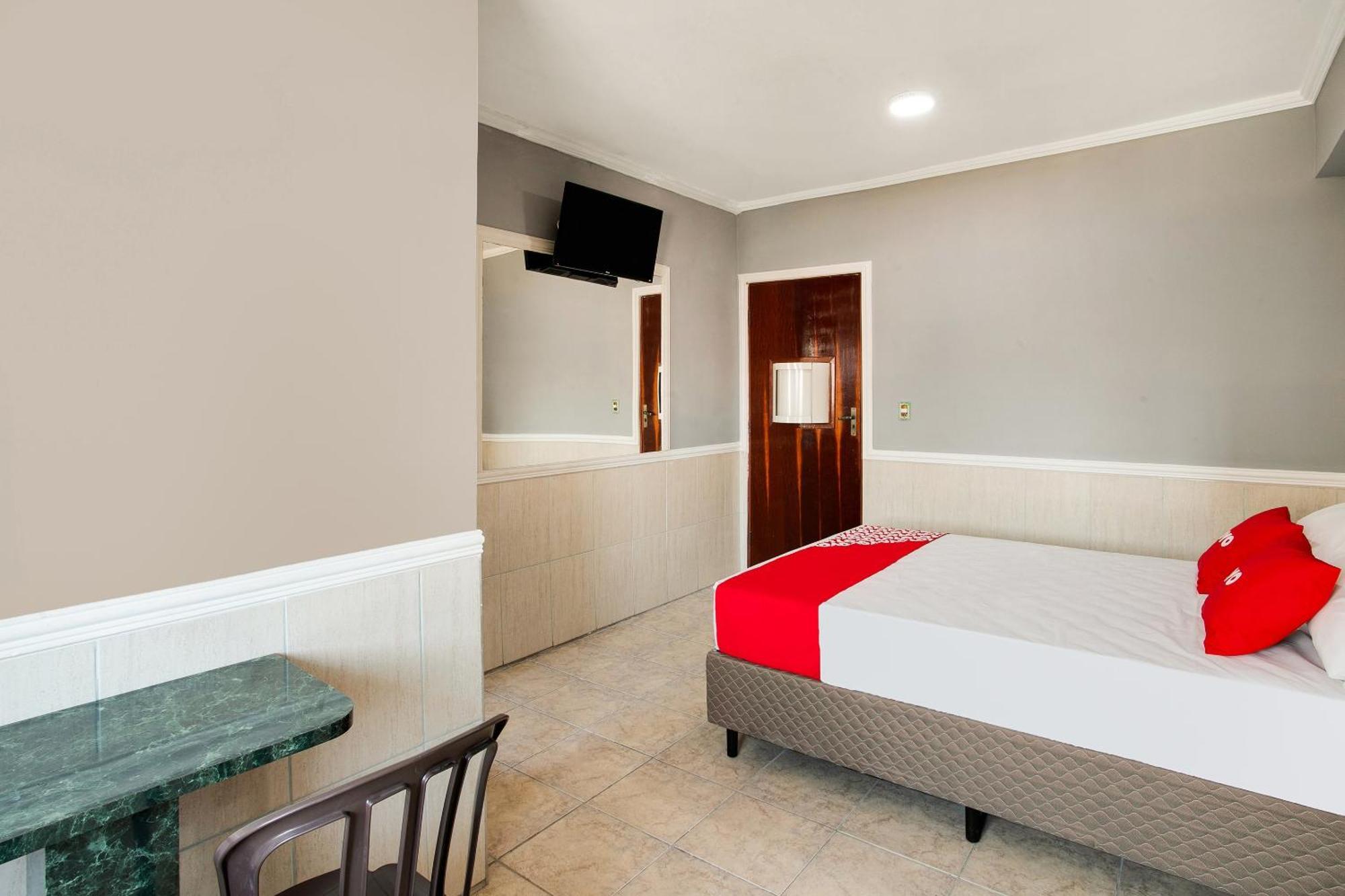 Oyo Boneville, Otel 4*